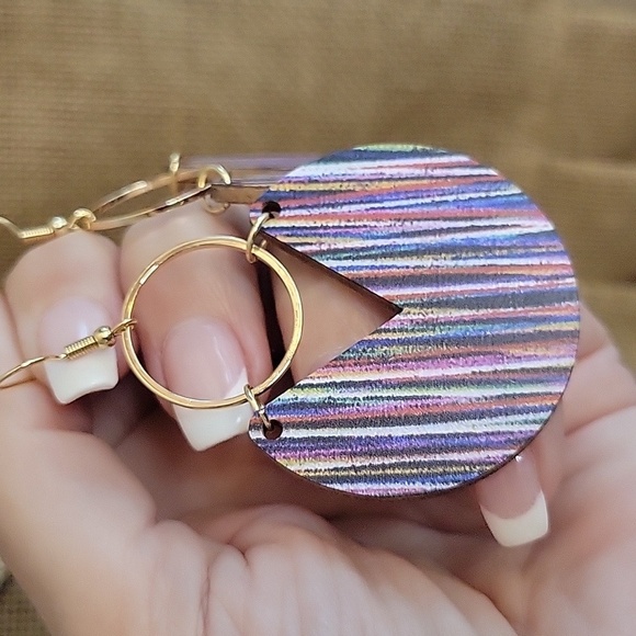 MICRO STRIPE WOOD AND RING DROP EARRINGS - Picture 7 of 8